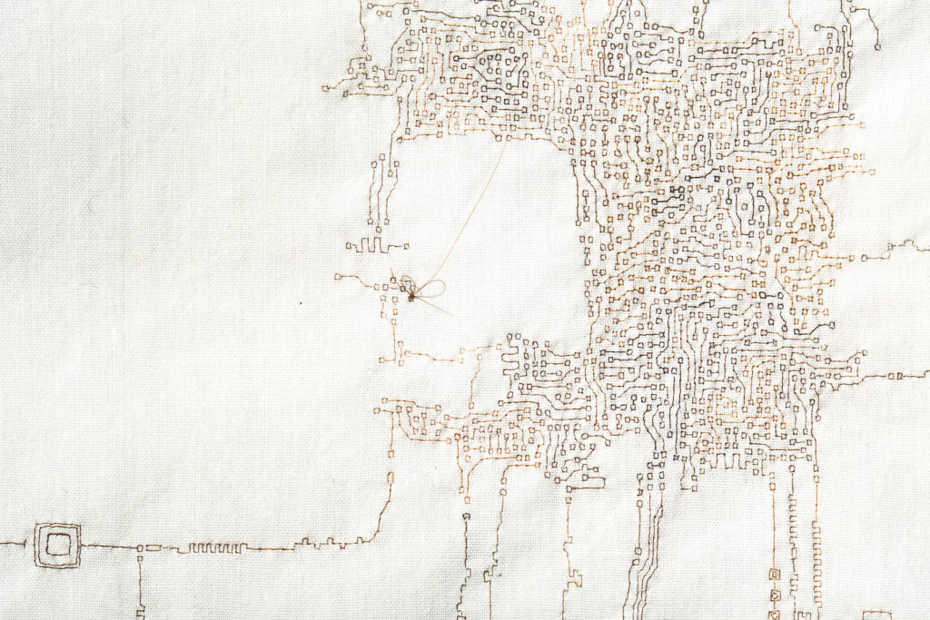 alice calm-cheveux broderie_ improvisation_constellation du dragon_détail 12_kevin buy
