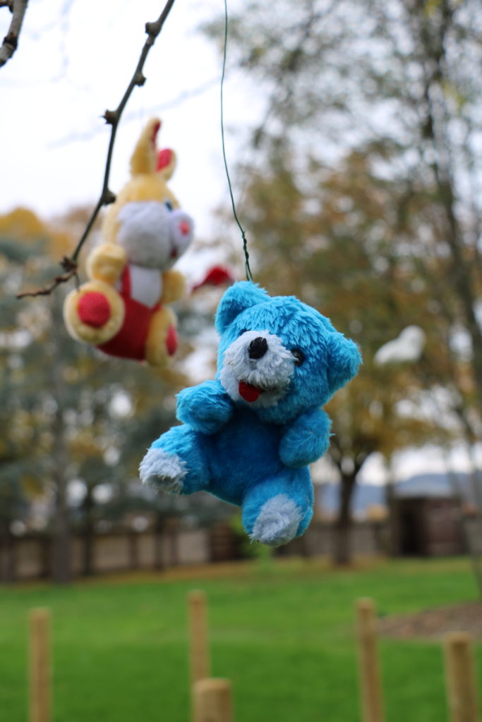 déyail une des peluches