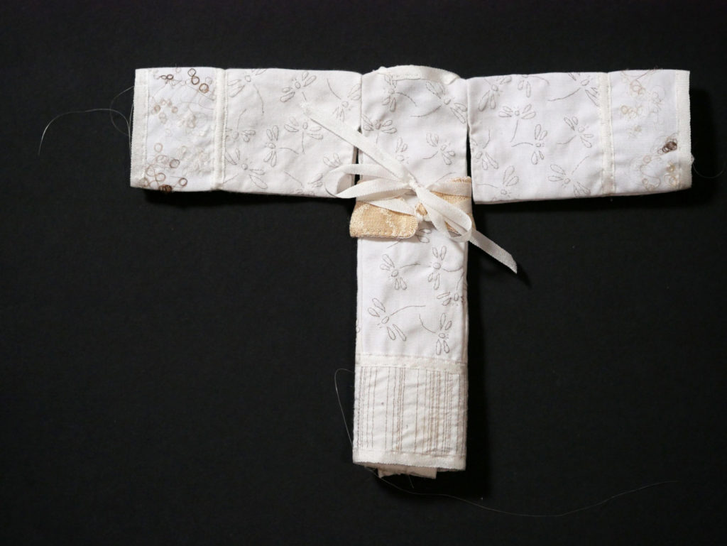 ALICE CALM_cheveux broderie- KIMONO LIBELLULES- dos