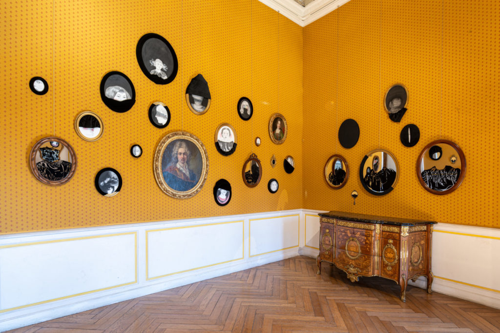 c_debattista_installation_portraits2