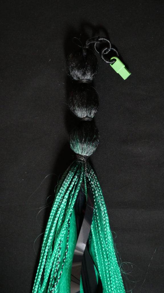 alice calm-zebre-moi encore-cheveux et bande magnétique-détail 04